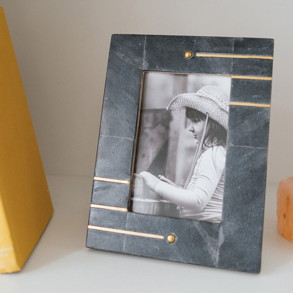 Sammita 4x6 Black Marble Picture Frame