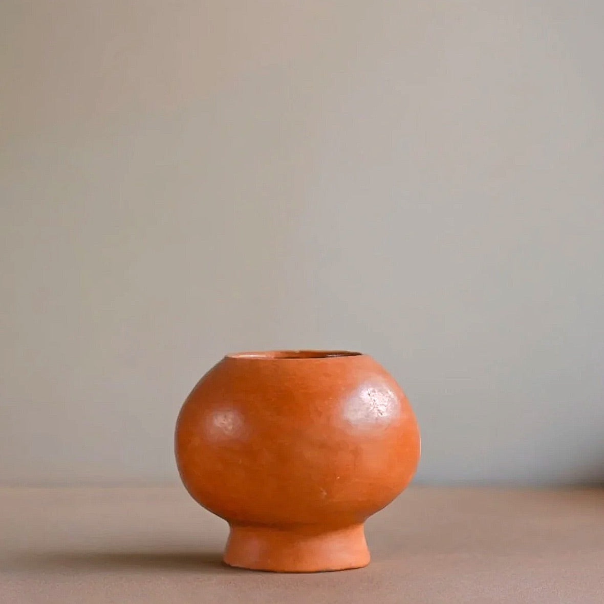 Trompo Terracotta Vase